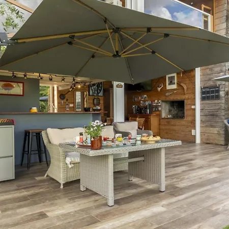 Bed & Breakfast Maison Dihinxenea 3*