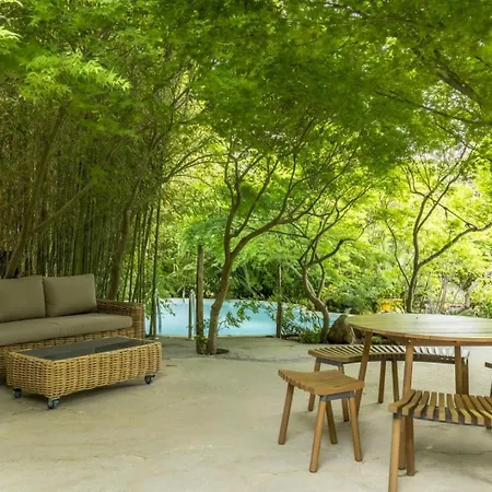 Maison Dihinxenea Bed and Breakfast