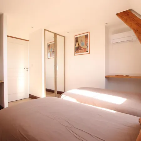 Bed & Breakfast Maison Dihinxenea 3*