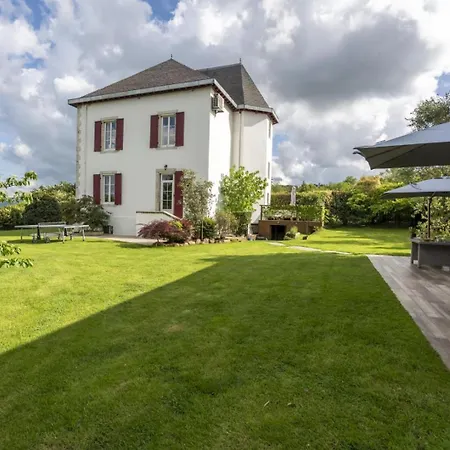 Maison Dihinxenea ベッド・アンド・ブレックファスト ユスタリッツ