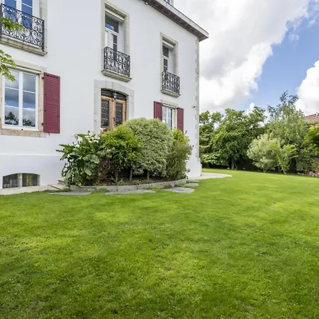 Maison Dihinxenea Bed and Breakfast