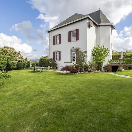 Bed and Breakfast Maison Dihinxenea 3*