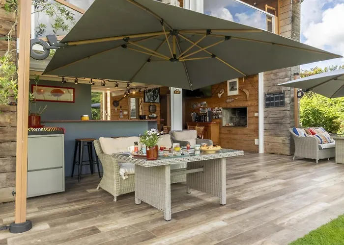 Bed & Breakfast Maison Dihinxenea 3*